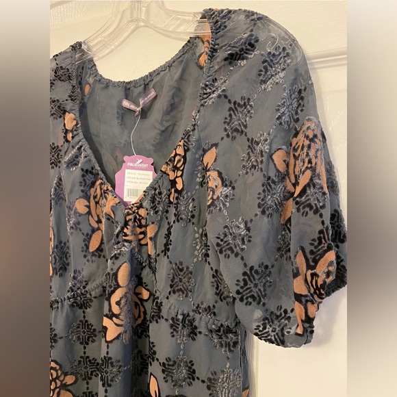 Hale Bob Gold & Craft Women’s Printed Blouse Top Shirt NWT S SMALL - Picture 4 of 4